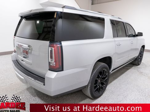 Used 2018 GMC Yukon XL Denali w/ Denali Ultimate Package AWD/4WD image 5