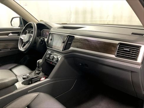 Used 2023 Volkswagen Atlas SE image 14