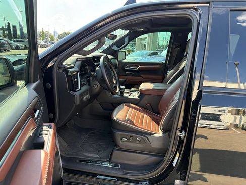 Used 2024 GMC Sierra 1500 Denali Ultimate AWD/4WD image 2