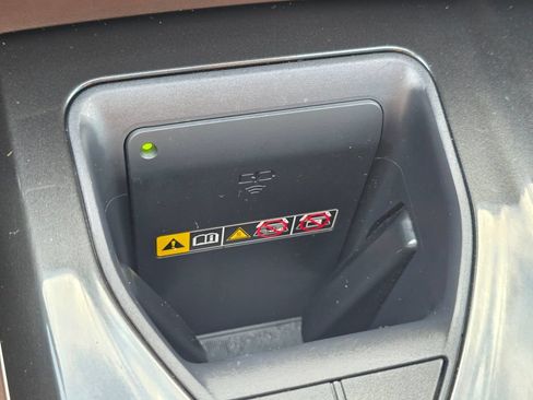 Used 2024 Toyota Crown AWD/4WD image 31