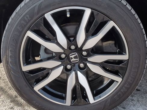 Used 2020 Honda Pilot Touring image 14