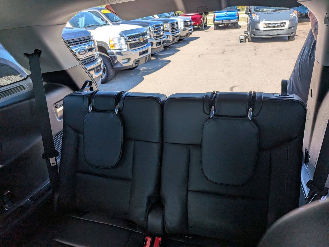 Used 2021 Ford Explorer XLT w/ Equipment Group 202A AWD/4WD image 27