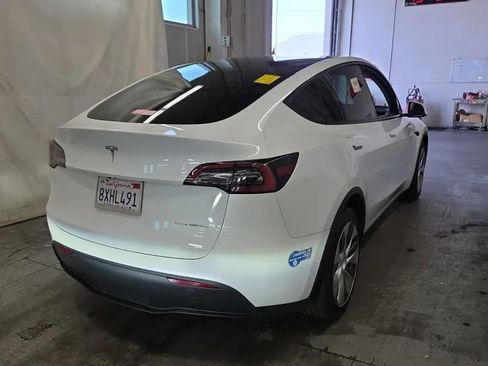 Used 2021 Tesla Model Y Long Range AWD/4WD image 3