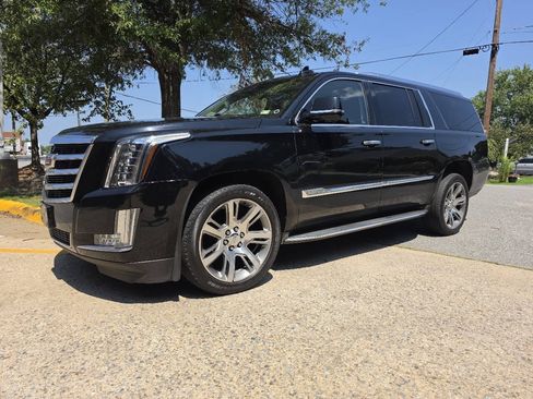 Used 2016 Cadillac Escalade ESV Luxury AWD/4WD image 53