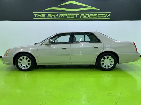 Used 2010 Cadillac DTS FWD image 6