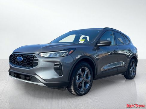 Used 2025 Ford Escape ST-Line FWD image 2