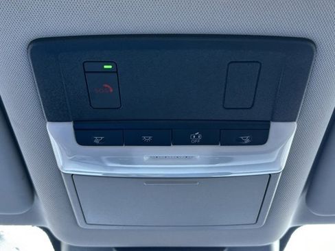 Used 2021 Nissan Rogue SV image 36