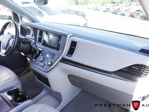 Used 2015 Toyota Sienna XLE w/ XLE Navigation Package AWD/4WD image 24