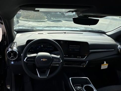 New 2026 Chevrolet Equinox LT w/ Safety and Technology Package FWD image 27