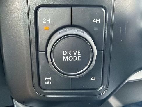 New 2026 Ford F250 Platinum w/ FX4 Off-Road Package AWD/4WD image 29