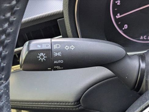 Used 2019 Toyota Avalon XSE image 6