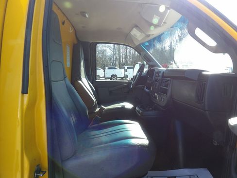 Used 2017 GMC Savana 3500 Extended image 26