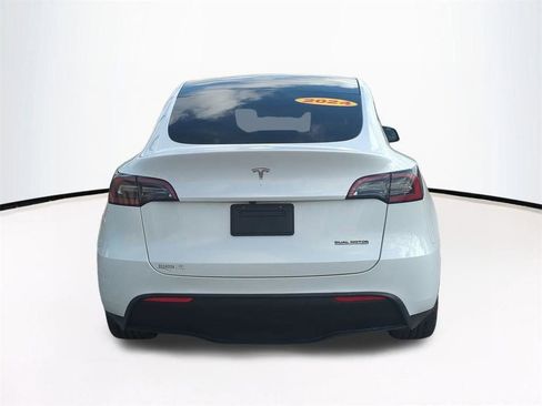 Used 2024 Tesla Model Y Long Range AWD/4WD image 6