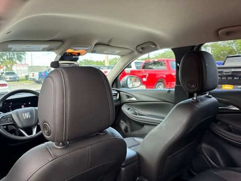 Used 2025 Buick Encore GX Preferred FWD image 19