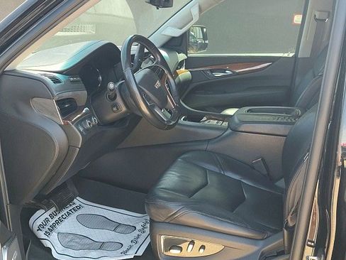 Used 2017 Cadillac Escalade ESV Luxury AWD/4WD image 15