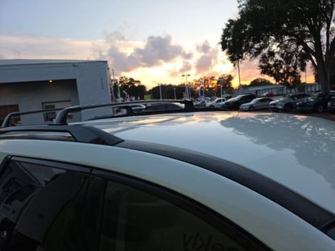 Used 2024 Nissan Pathfinder SV FWD image 10