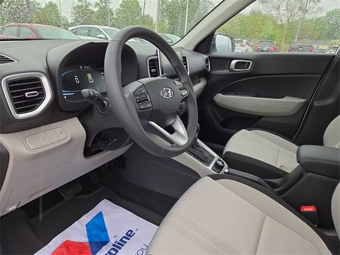 New 2025 Hyundai Venue SEL image 23
