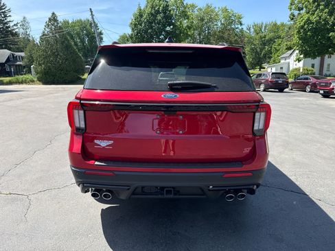 Used 2025 Ford Explorer ST AWD/4WD image 4