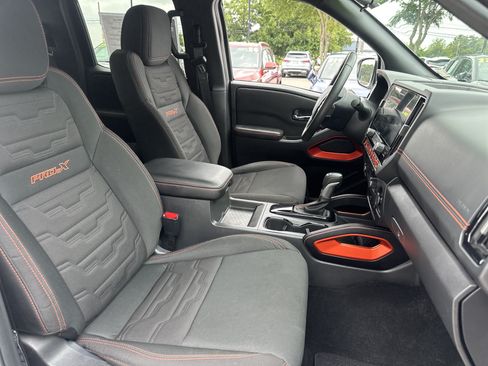 Used 2025 Nissan Frontier Pro-X RWD image 6