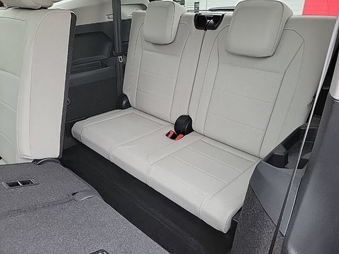 Used 2019 Volkswagen Tiguan SE w/ 3rd Row Seat Package AWD/4WD image 14