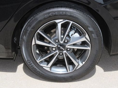 Used 2023 Kia Forte LXS image 25