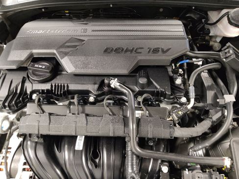 Used 2025 Hyundai Elantra SEL FWD image 30