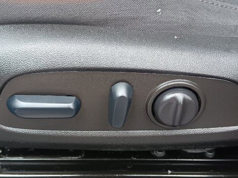 Used 2022 Chevrolet Malibu LT image 9