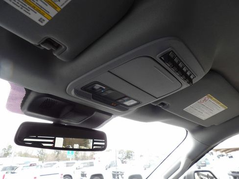 Used 2024 Ford F550 4x4 Crew Cab Super Duty w/ XLT Value Package image 25