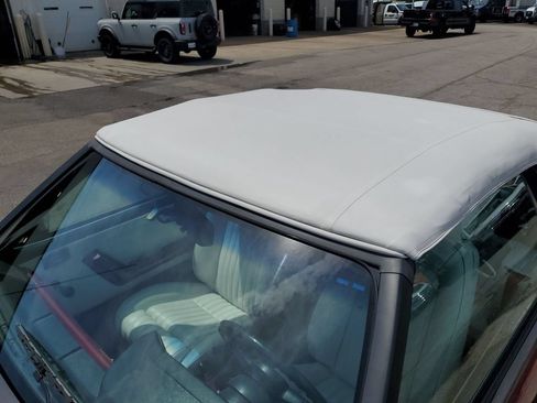 Used 1988 Ford Mustang GT RWD image 14