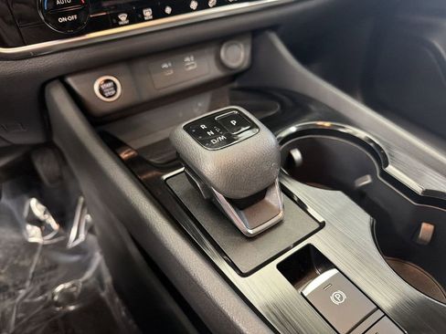 Used 2023 Nissan Rogue SV image 26