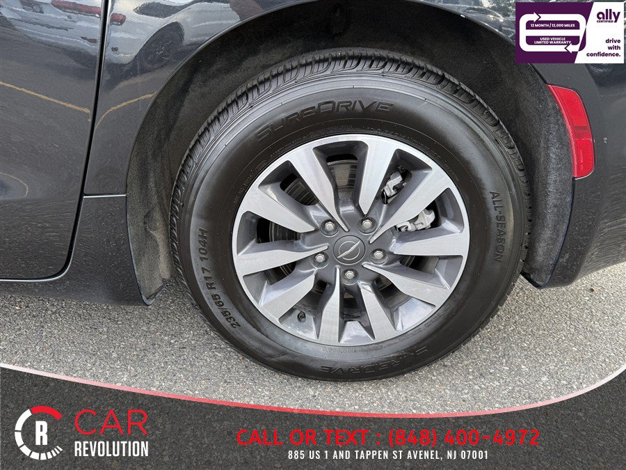 Used 2024 Chrysler Pacifica Limited FWD image 12