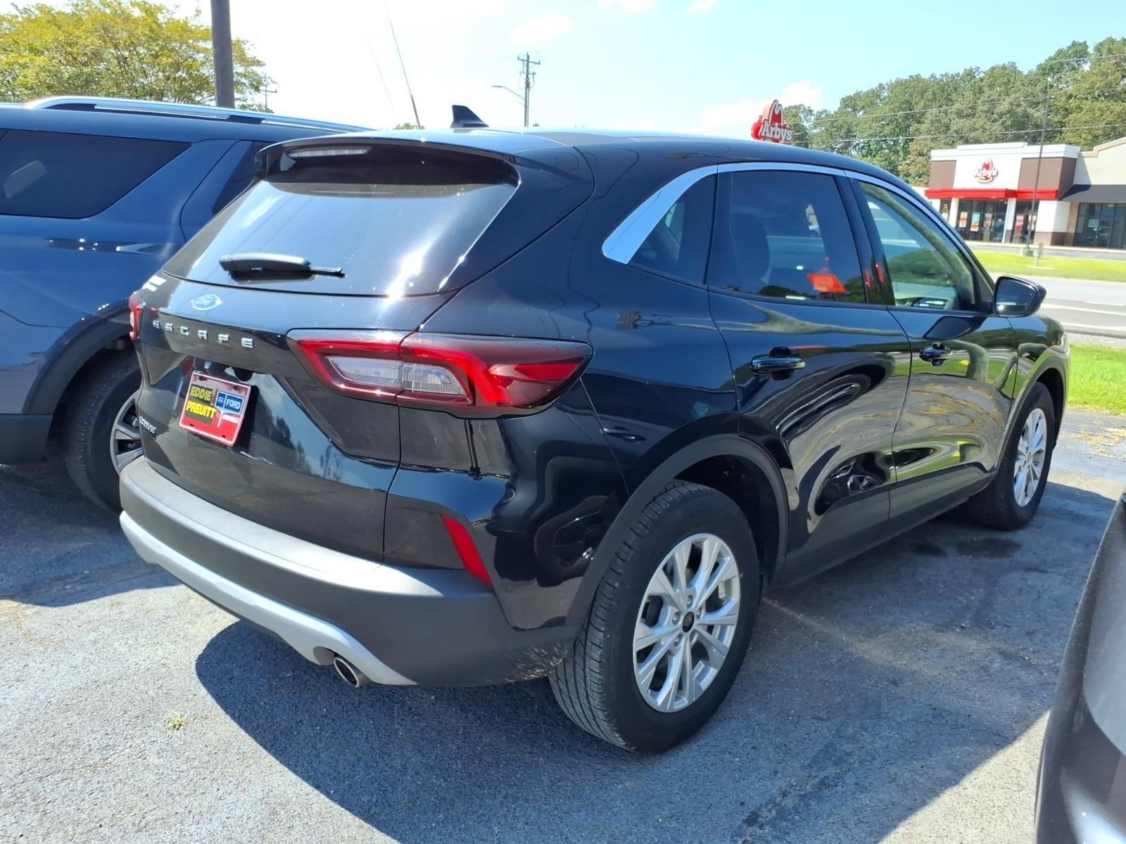 Used 2024 Ford Escape Active FWD image 3