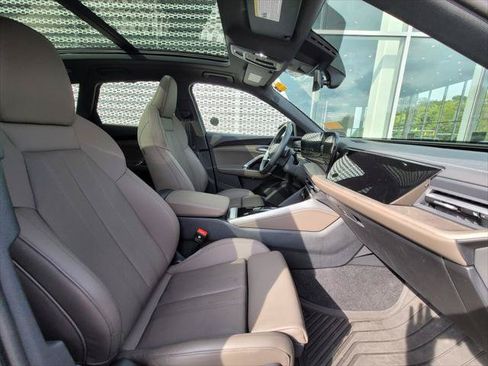 Used 2025 Audi Q5 Premium Plus w/ Premium Plus AWD/4WD image 24