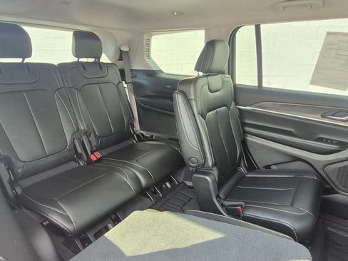 Used 2024 Jeep Grand Cherokee L Limited AWD/4WD image 90