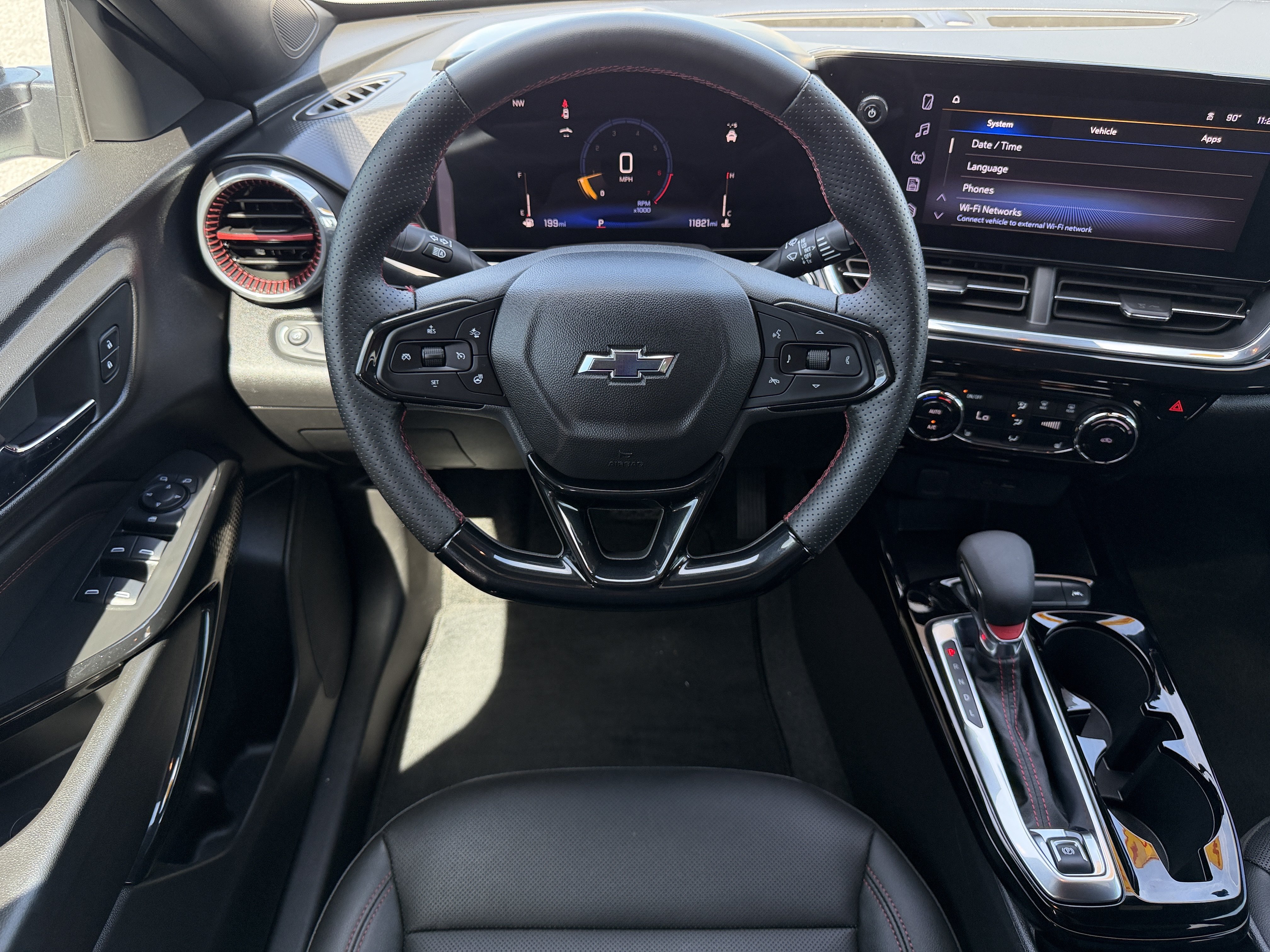 Used 2025 Chevrolet Trax RS w/ Driver Confidence Package FWD image 14