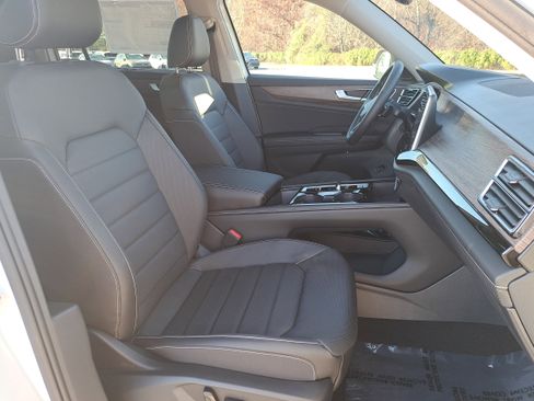 New 2026 Volkswagen Atlas SEL image 10