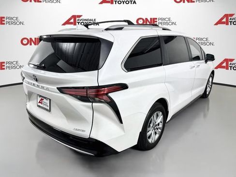 Certified 2026 Toyota Sienna Limited FWD image 8