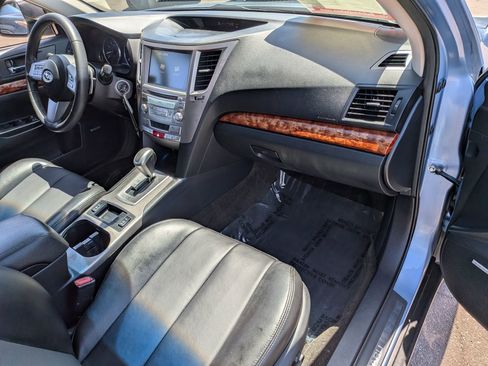 Used 2011 Subaru Outback 2.5i Limited AWD/4WD image 36