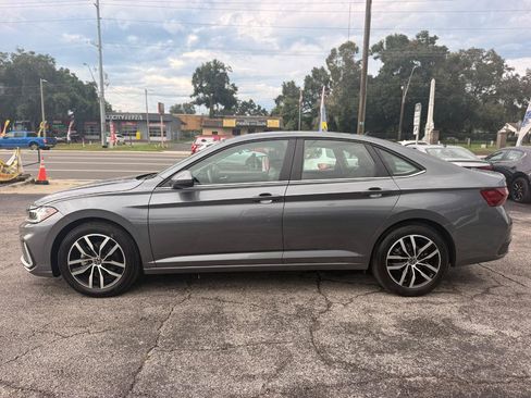 Used 2026 Volkswagen Jetta SE FWD image 10