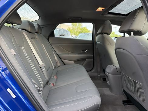 Used 2025 Hyundai Elantra SEL FWD image 14