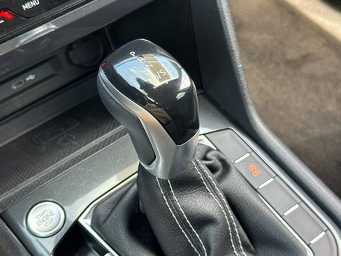 Certified 2023 Volkswagen Tiguan SE image 22