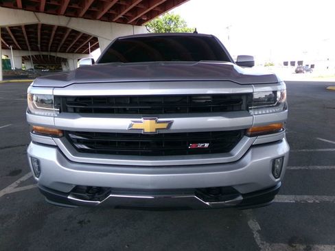 Used 2018 Chevrolet Silverado 1500 LT w/ All Star Edition AWD/4WD image 3