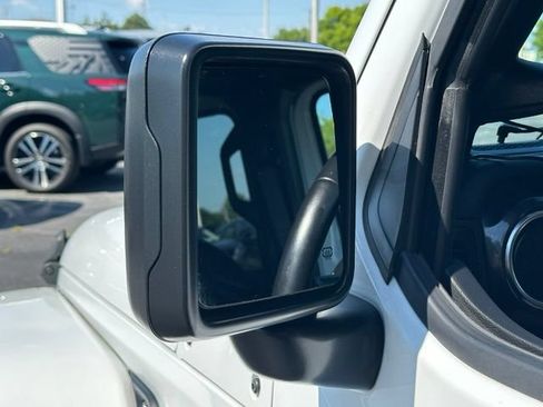 Used 2021 Jeep Wrangler Unlimited Sahara AWD/4WD image 14