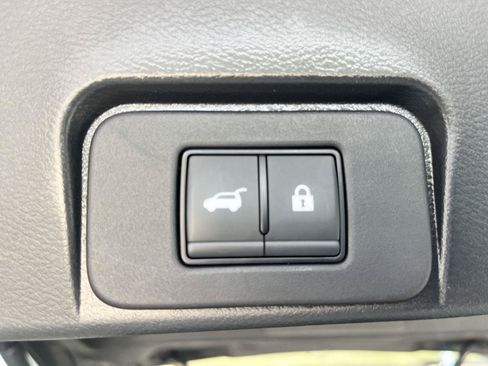 Used 2023 Nissan Rogue SL FWD image 79