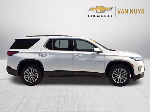 Used 2023 Chevrolet Traverse LT w/ LPO, Floor Liner Package FWD image 4