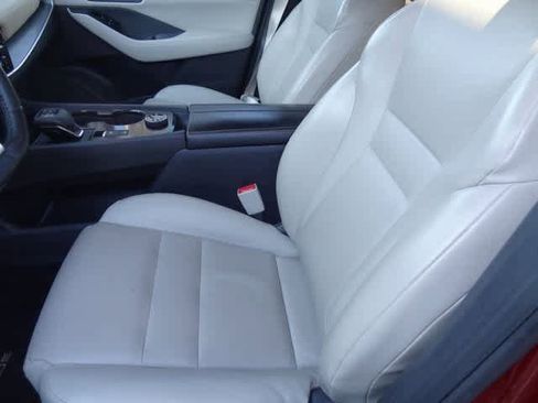 Used 2022 Nissan Rogue SV w/ SV Premium Package image 8