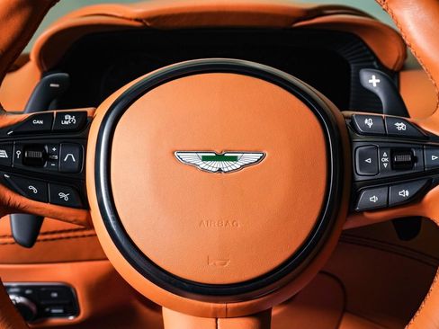 Used 2023 Aston Martin DBX AWD/4WD image 25