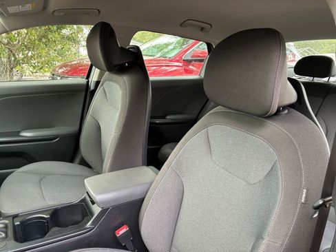 Used 2025 Kia K4 LXS image 36