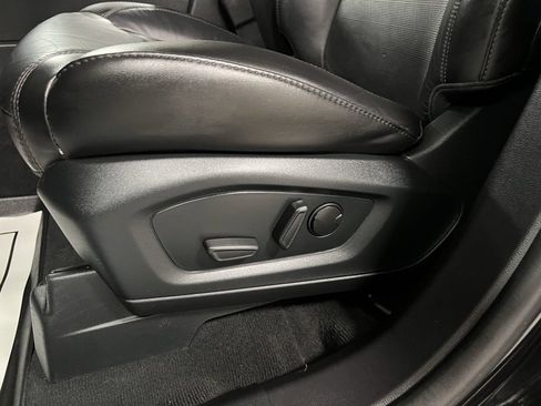 Used 2022 Ford Explorer Platinum w/ Equipment Group 601A image 25