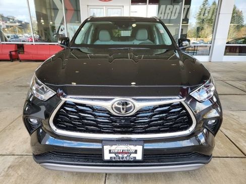New 2026 Toyota Highlander Platinum AWD/4WD image 5